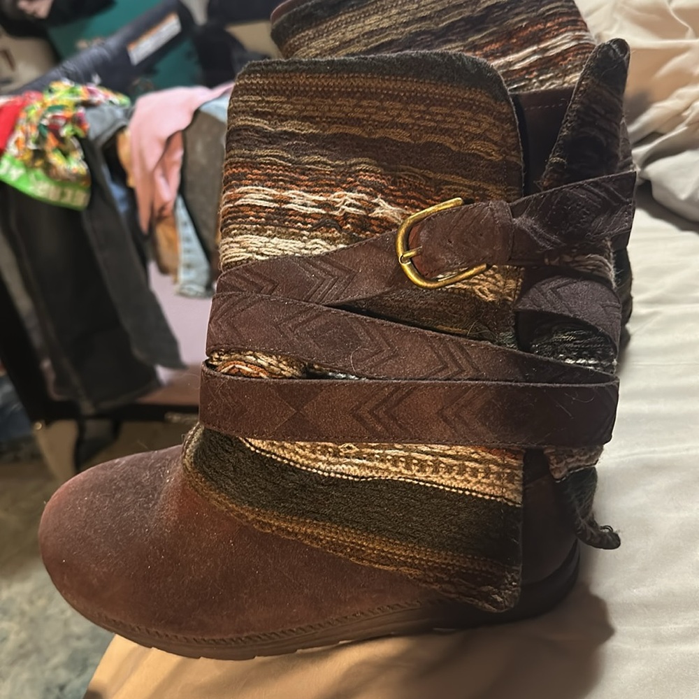 LIKE NEW MUK LUKS WOMEN’S NIKKI WATER RESISTANT WINTER BOOT SZ 8 M BROWN